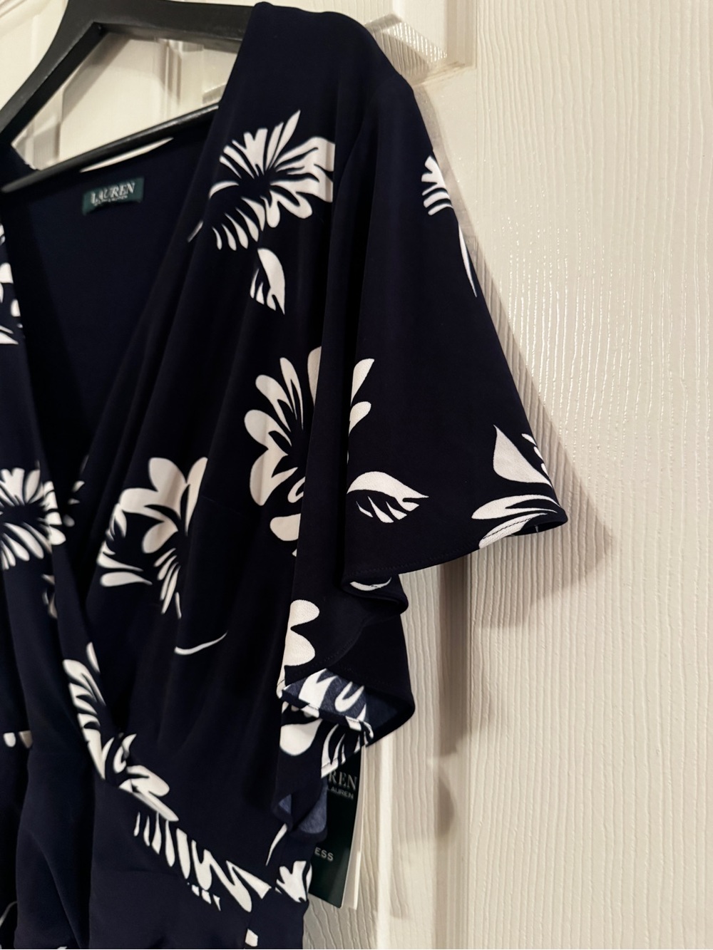 Lauren Ralph Lauren | NWT Women’s Navy and White Floral Wrap Midi Dress Size 14 - Picture 8 of 9